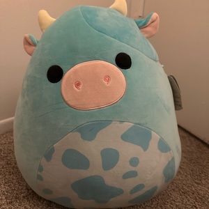 Tuluck the blue cow Squishmallow